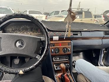Продажа авто: Mercedes-Benz W124: 1990 г., 2 л, Автомат, Бензин, Седан — 4