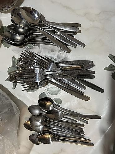 фарфоровый чайник: Набор для чаепития из фарфора. Состав: - 4 мини-чайника с крышками — 7