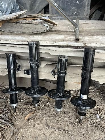 Рулевая часть: Комплект амортизаторов Toyota 2000 г., Б/у, Оригинал, Япония — 1