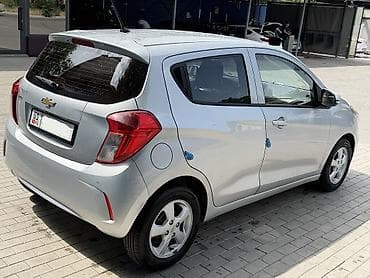 chevrolet машина: Chevrolet Spark: 2018 г., 1 л, Автомат, Бензин — 4