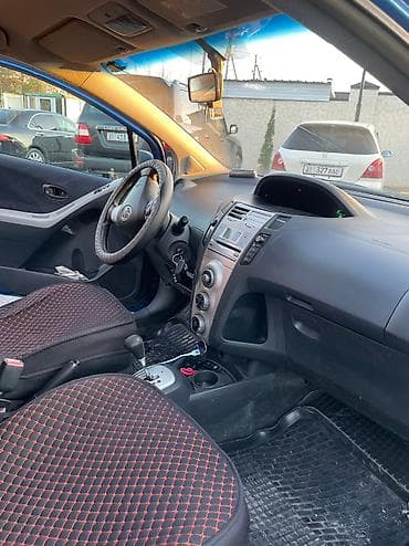 Toyota Yaris: 2007 г., 1.3 л, Робот, Бензин, Хэтчбэк at lalafo.kg Toyota Yaris: 2007 г., 1.3 л, Робот, Бензин, Хэтчбэк