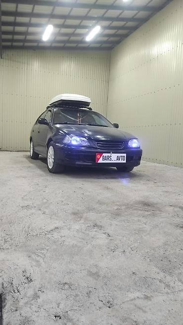e star: Toyota Avensis: 1999 г., Седан — 9