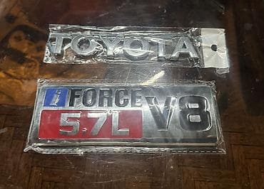 Шильдики (декоративная эмблема, логотип) Toyota iForce V8 2шт — 2