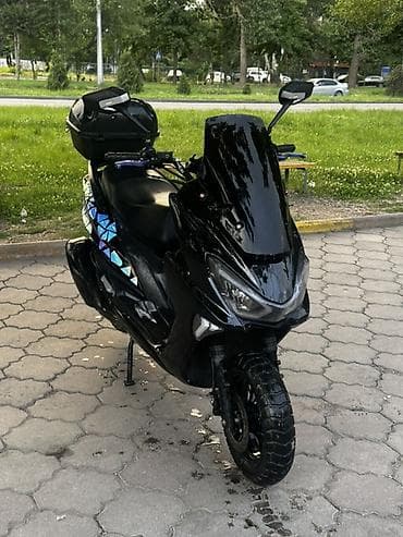 Скутер Макси 2025 года пробег 2700 оригинал рабочий по тех состоянию