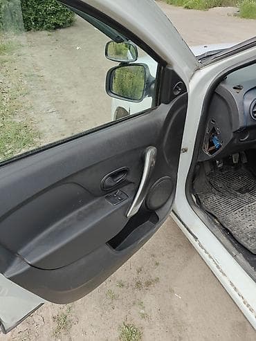 spark 2012: Renault Logan: 2014 г., 1.6 л, Механика, Бензин, Седан — 10