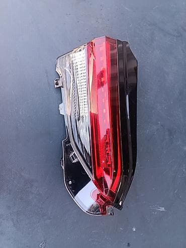 4: Комплект стоп-сигналов Toyota 2020 г., Б/у, Оригинал, США — 2