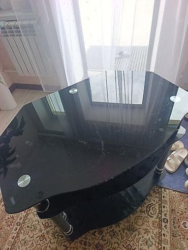 table study: Стеклянная полка 
без сколов и трещин 
для цветов и т.д — 1