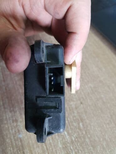 реечный домкрат: Замок багажника Nissan Б/у, Оригинал, Япония — 1