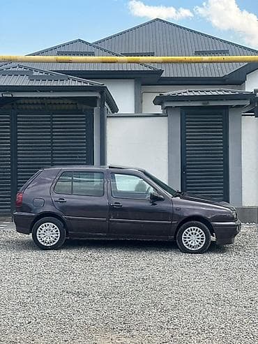 Унаа: Volkswagen Golf: 1993 г., 1.6 л, Кол менен иштөөчү, Бензин, Хетчбек — 3