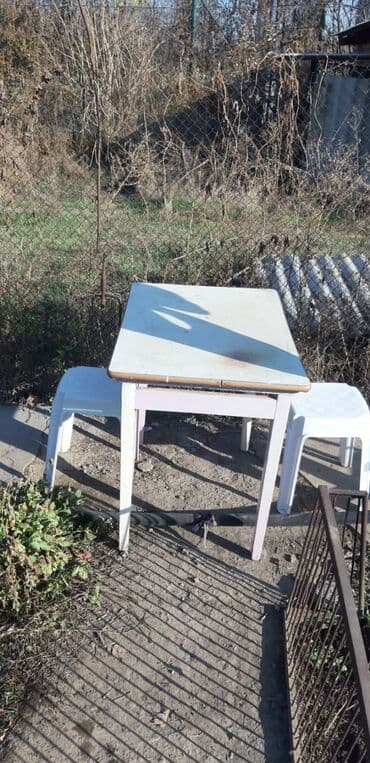 куплю кухонный стол со стульями: Стол кухонный, обеденный-400сом Табурет белый-450сом/шт НОВОПАВЛОВКА — 2