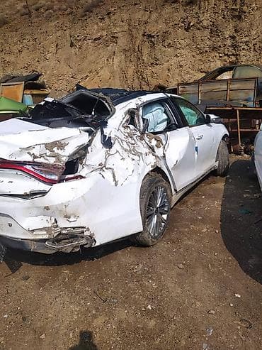 прадажа авто: Hyundai Grandeur (белый седан) — автомобиль после ДТП, на разбор по — 5