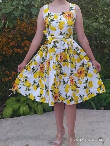 Платье б/у ( 44-46 размер). 600 сом