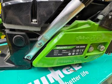 садовый измельчитель: Бензопила Grand Lux GR-5850, виконана в чорному та яскраво-зеленому — 1