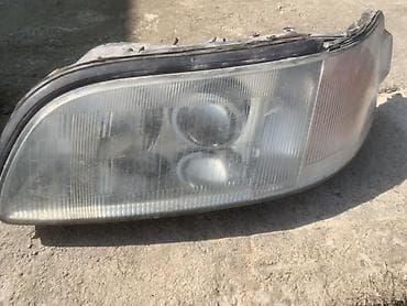 прикуриватель для авто: Комплект передних фар Toyota 1992 г., Б/у — 2