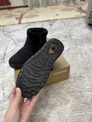 обувь женская большие размеры: Сапоги, 37.5, Б/у, цвет - Черный, Платная доставка, Самовывоз — 2