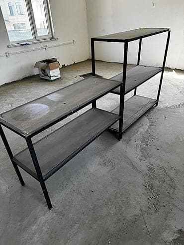 меттлер: Металлические стеллажи/консоли в индустриальном стиле — 3