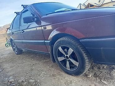 дамкрат авто: Volkswagen Passat: 1988 г., Механика, Бензин, Седан — 3