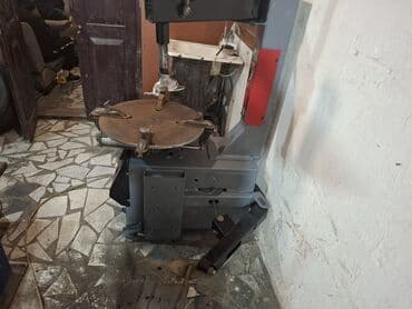 Контейнерлер: Шиномонтажный станок полуавтоматического типа Описание: - Поворотный — 4