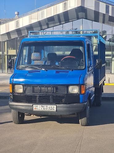 volkswagen t2: Легкий грузовик, Mercedes-Benz, Стандарт, 3 т — 1