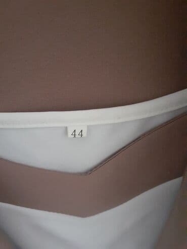 практически новое: Костюм тройка в идеальном состоянии 44 размера. Надевала только один — 3