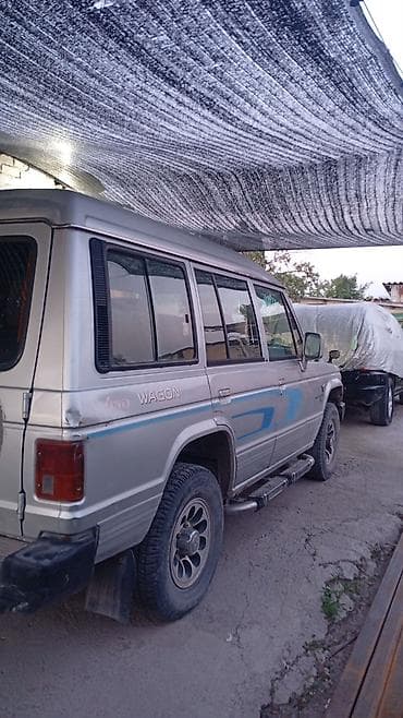 дверц: Hyundai Galloper: 1996 г., 2.5 л, Механика, Дизель, Внедорожник — 9