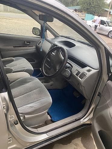 портер 2 салон: Toyota Nadia: 1998 г., 2 л, Автомат, Бензин, Хэтчбэк — 9