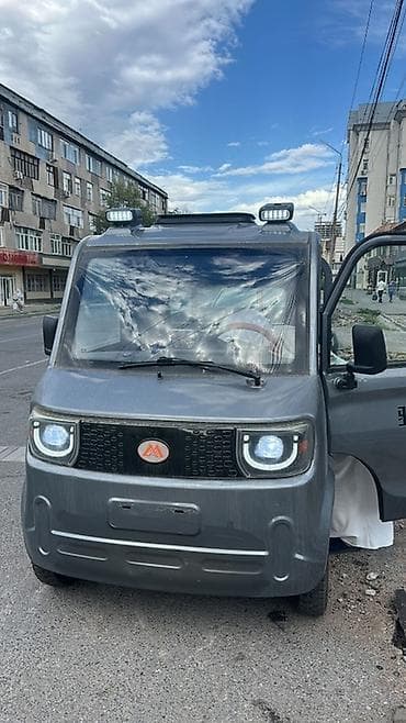 электро грузовики: Компактный грузовой электромобиль с самосвальной платформой. Основные — 3