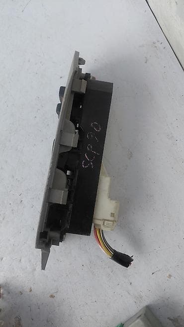 step 2: Блок управления стеклоподъёмниками Toyota Vitz/Yaris (SCP90) - — 3