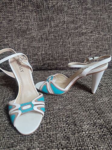 Босоножки
36-37 размер at lalafo.kg Босоножки
36-37 размер