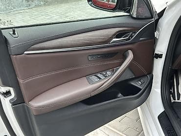 Продажа авто: BMW 530: 2020 г., 2 л, Автомат, Бензин, Седан — 6