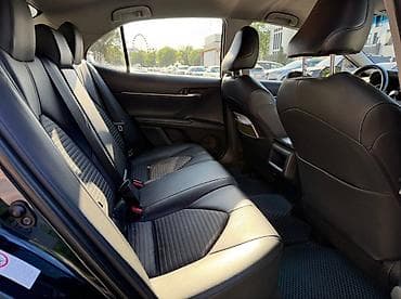 сед: Toyota Camry: 2018 г., 2.5 л, Автомат, Бензин, Седан — 4