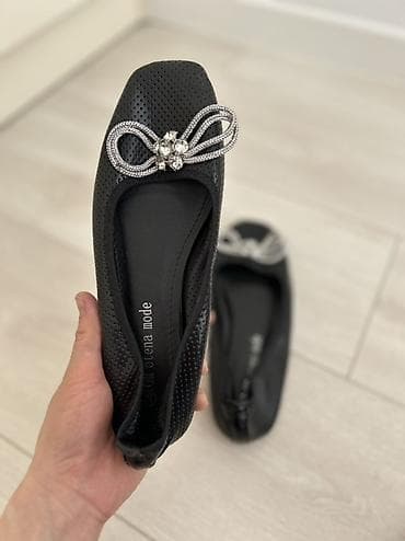 нарядный: Новые женские балетки. Размер 36, на узкие ноги. Материал эко кожа — 1