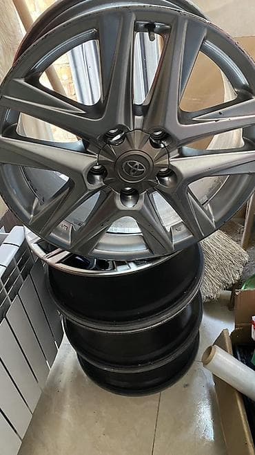 m60 b40: Литые Диски R 18 Toyota, Комплект, отверстий - 4, Б/у — 2