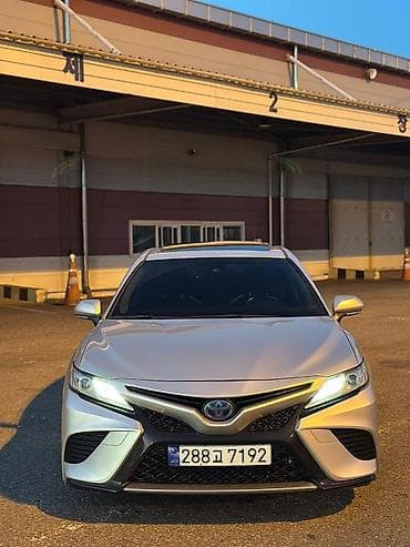 Toyota Camry: 2020 г., 2.5 л, Автомат, Гибрид