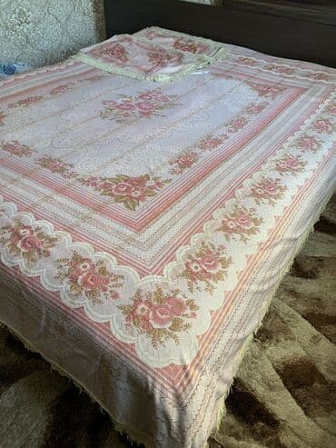 продаю связи с переездом: Покрывало для кровати — 1