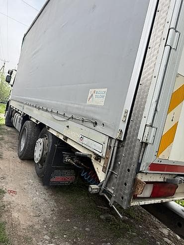 step wgn: Тягач, Renault, 2010 г., Тентованный — 4