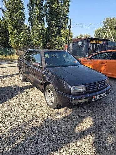 daewoo matiz 2012: Volkswagen Vento: 1993 г., Механика, Седан — 4