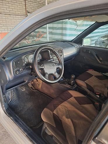Продажа авто: Volkswagen Passat: 1994 г., 2 л, Механика, Седан — 6