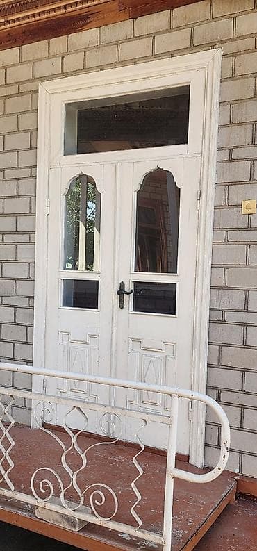 Даяр жыгач терезеле, Терезе түрү: Стандарттык, Декоративдик өзгөчөлүктөрү: Фрамуга, Бөлүп төлөө жок — 1