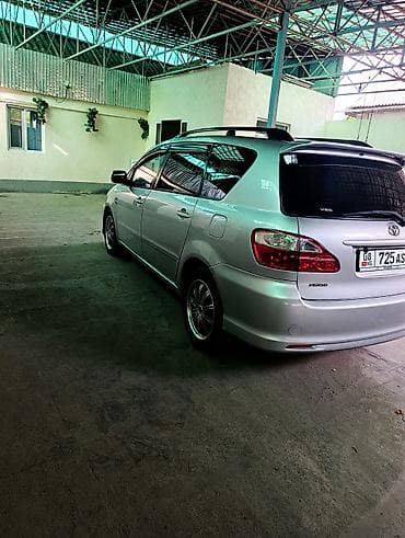 сира: Toyota Avensis Verso: 2006 г., Минивэн — 3