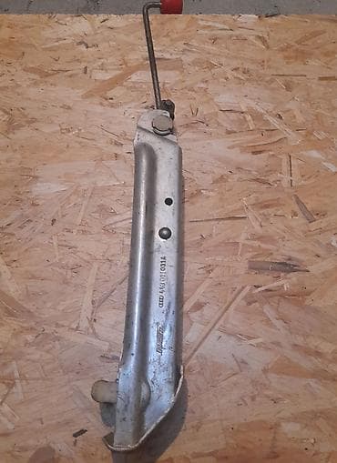 нужен кафельщик: Домкрат винтовой автомобильный с ручкой, и ключ баллонник 19мм ! — 2