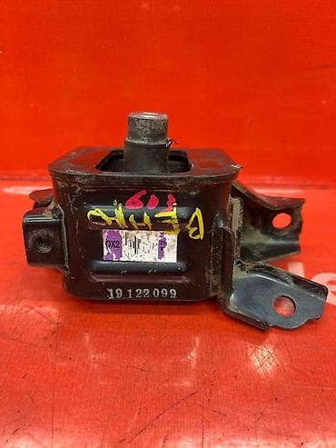 Детали двигателя и моторы в сборе: Подушка мотора Toyota Б/у, Оригинал — 1