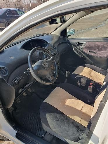Toyota: Toyota Yaris: 2005 г., Механика, Бензин, Хетчбек — 6