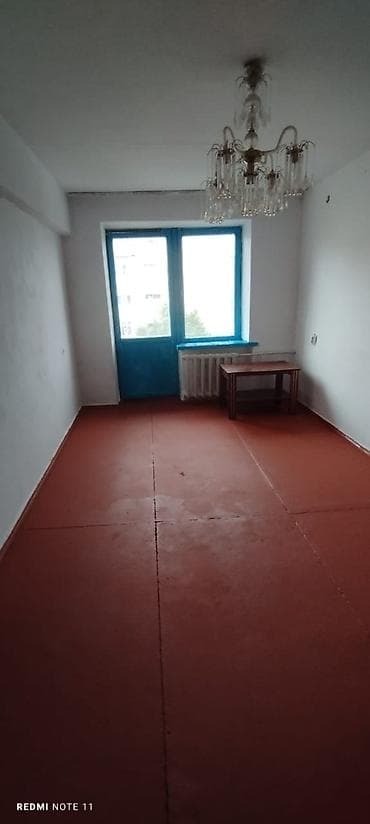 Продается 1-комнатная квартира в г. Токмок, 3-й микрорайон. Квартира — 1
