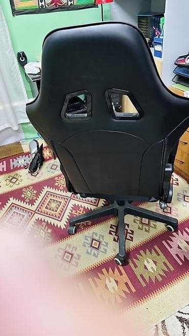 Игровые кресла: Игровое кресло, С колесиками, цвет - Черный, Экокожа — 2