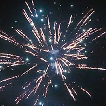 хризантем: Салюты и фейерверки в Бишкеке! Пиротехническая компания "ПироМаг" — 6