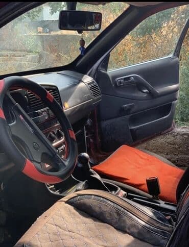 срочно продаю в связи с переездом: Volkswagen Passat: 1994 г., 1.8 л, Механика, Бензин, Седан — 5