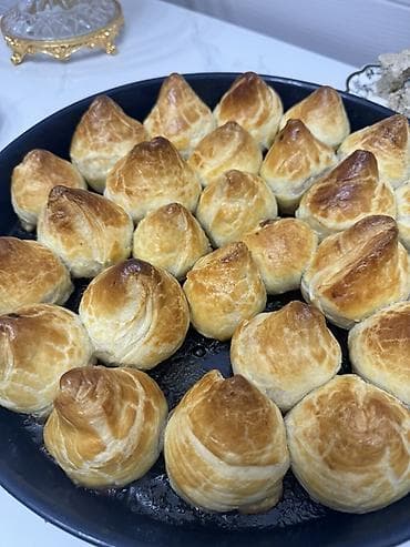 сыр филадельфия: Домашняя выпечка на заказ. - Слоёные пирожки «шишечки» на противне — 2