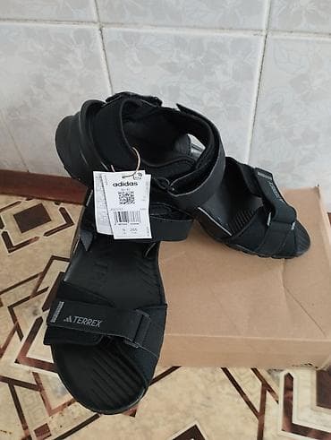 сен сулуу: Эркектердин сандалийи, 43, Adidas, Жаңы, түсү - Кара, Акысыз жеткирүү — 3