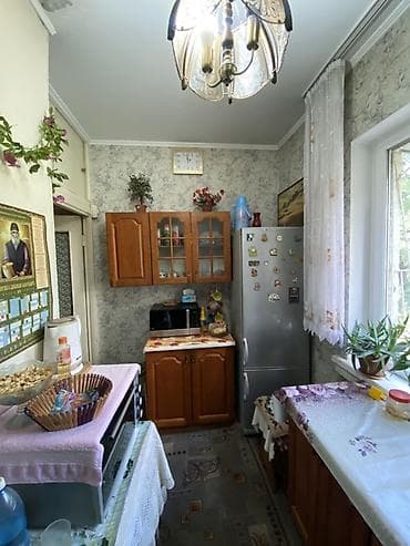 osh flat: 1 комната, 35 м², Восток-5 мкр 105 серия, 2 этаж, Старый ремонт — 3